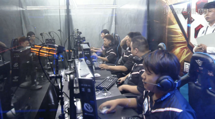 传闻： s1mple ， Perfecto(RUS) ，和 YEKINDAR 可能曾在同一支队伍中