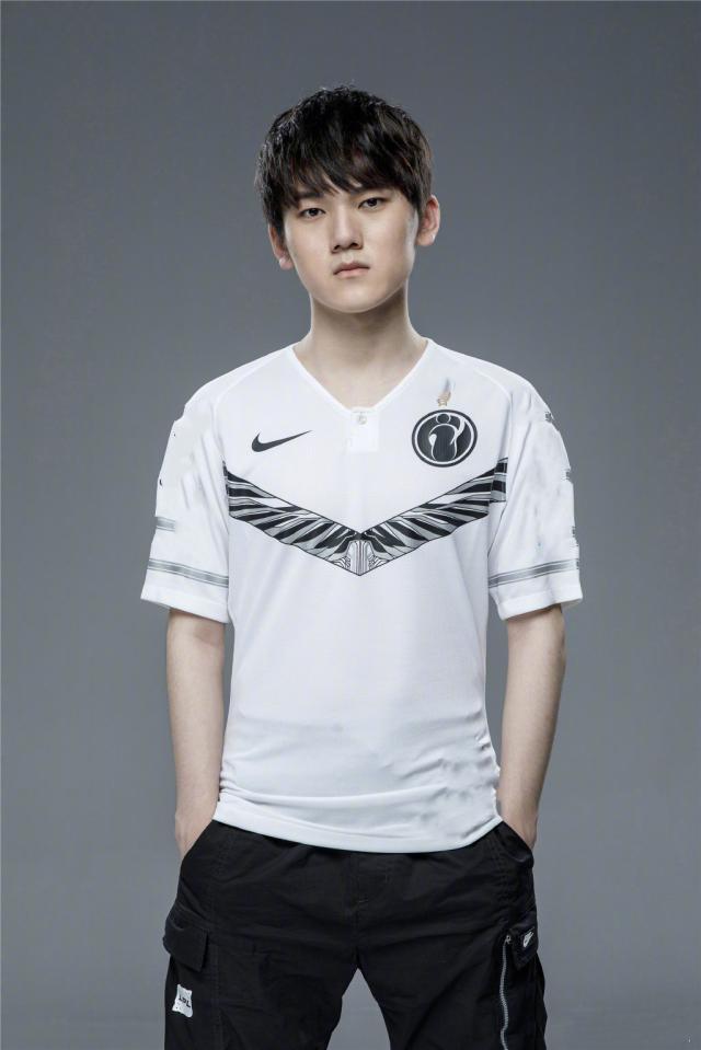 LPL夏季赛第二周最佳阵容出炉，LNG成为最大惊喜