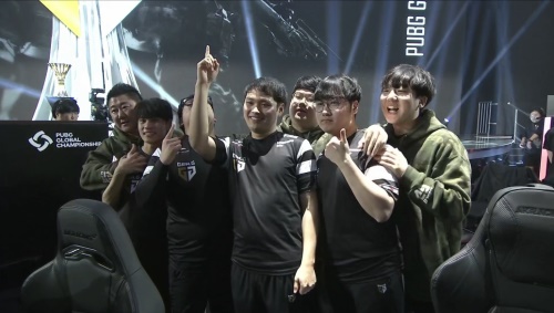 Xiaolaohu：我见证了队伍的辉煌时候，也见证了很糟糕的时候